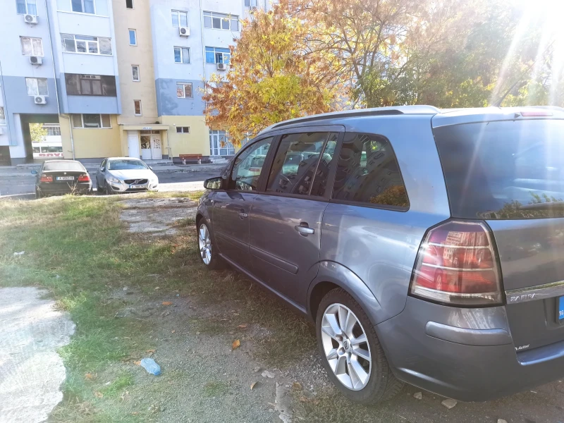 Opel Zafira, снимка 1 - Автомобили и джипове - 47761478