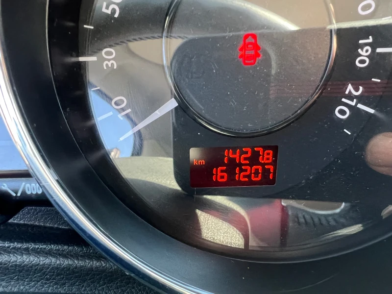 Peugeot 5008 1.6hdi PANORAMA 7mesta, снимка 9 - Автомобили и джипове - 49928284