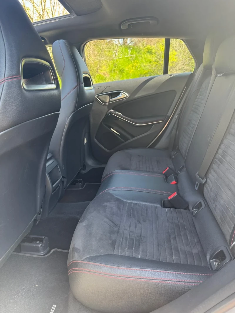 Mercedes-Benz CLA 200 AMG 4-MATIC, снимка 10 - Автомобили и джипове - 52465909