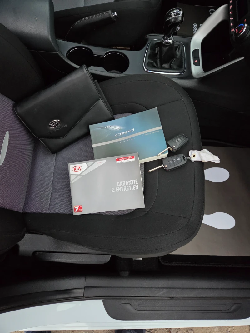 Kia Ceed 1.6CRDI-TOP-128ps, снимка 15 - Автомобили и джипове - 52265497