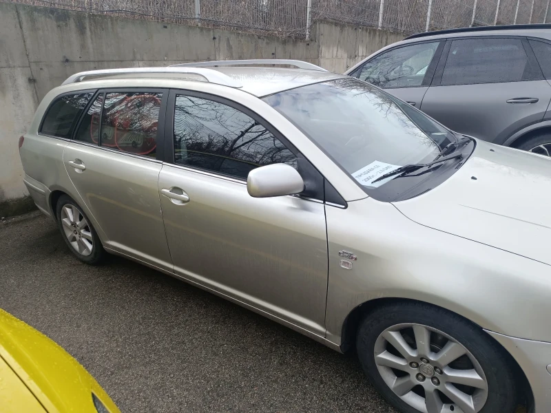 Toyota Avensis, снимка 4 - Автомобили и джипове - 53400610