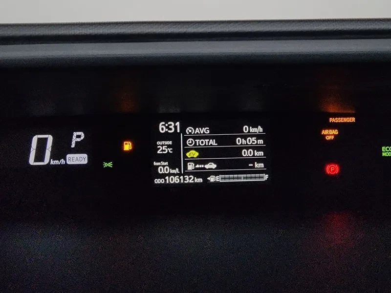 Toyota Prius C 1.5 Хибрид, снимка 5 - Автомобили и джипове - 55643799