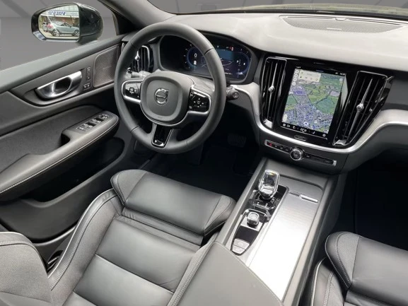 Volvo V60 B4 = Plus Dark = Гаранция, снимка 9 - Автомобили и джипове - 55752475