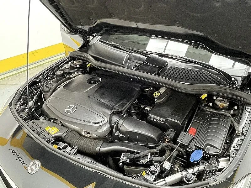 Mercedes-Benz CLA 220 Amg Line, снимка 6 - Автомобили и джипове - 56021459