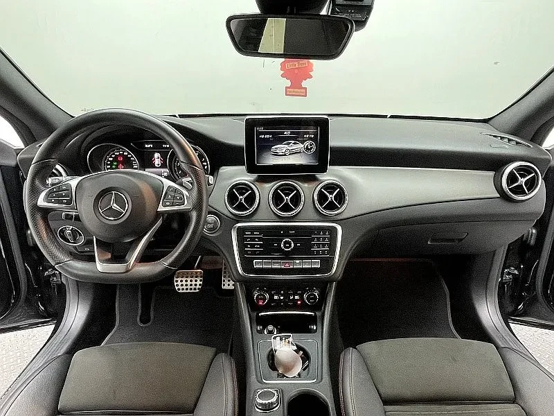 Mercedes-Benz CLA 220 Amg Line, снимка 7 - Автомобили и джипове - 56021459