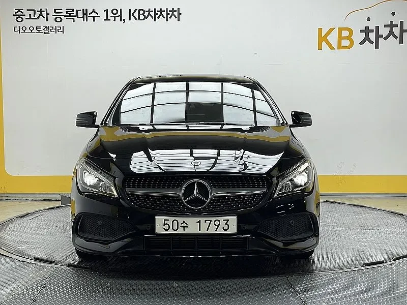 Mercedes-Benz CLA 220 Amg Line, снимка 3 - Автомобили и джипове - 56021459