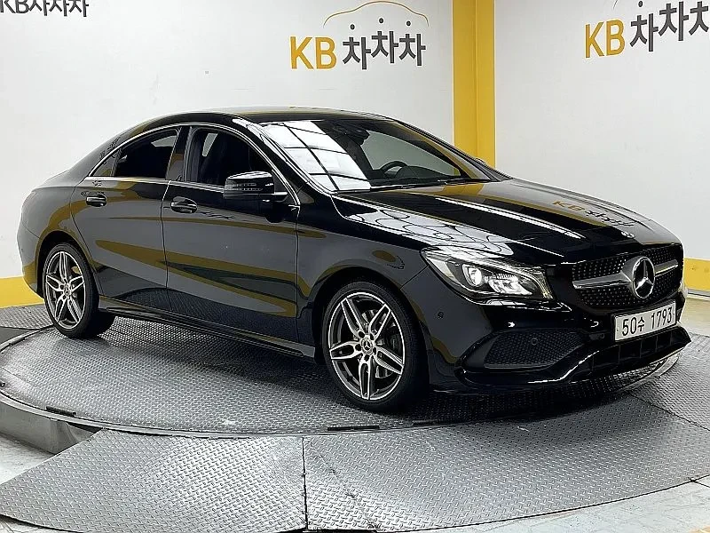 Mercedes-Benz CLA 220 Amg Line