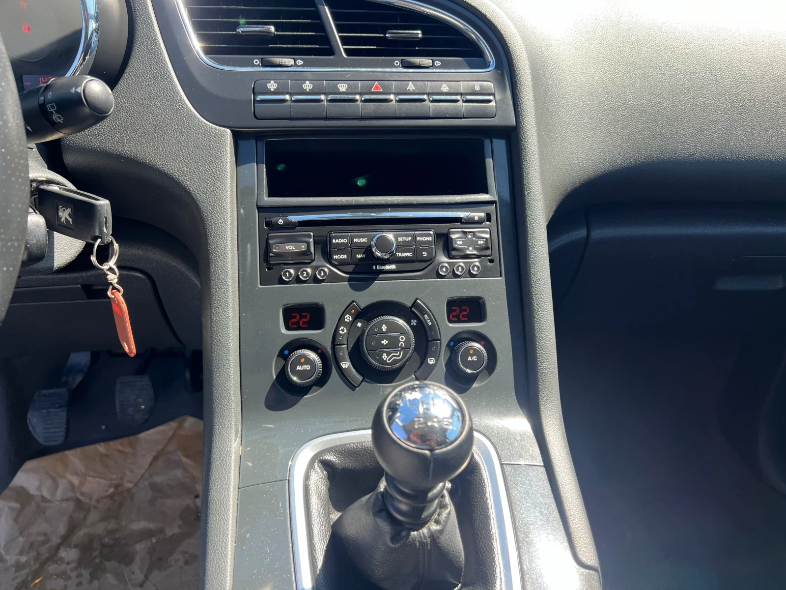 Peugeot 5008 1.6hdi PANORAMA 7mesta - изображение 10