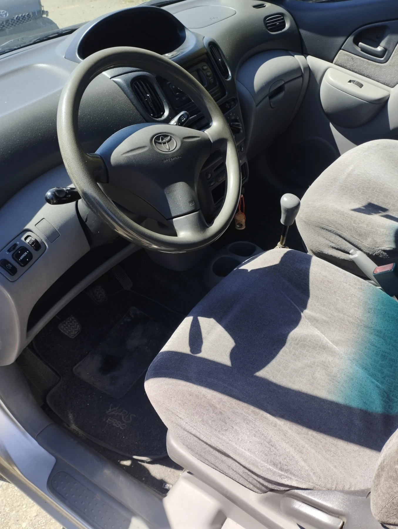 Toyota Yaris verso  - изображение 2