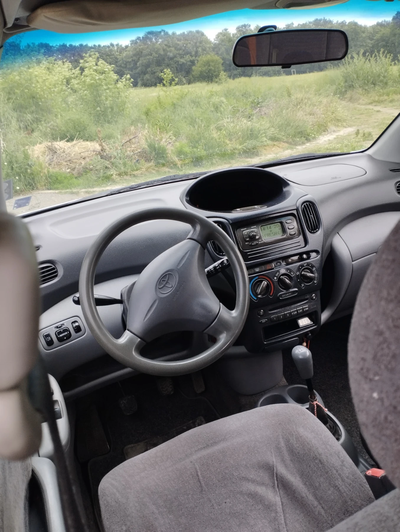 Toyota Yaris verso  - изображение 5