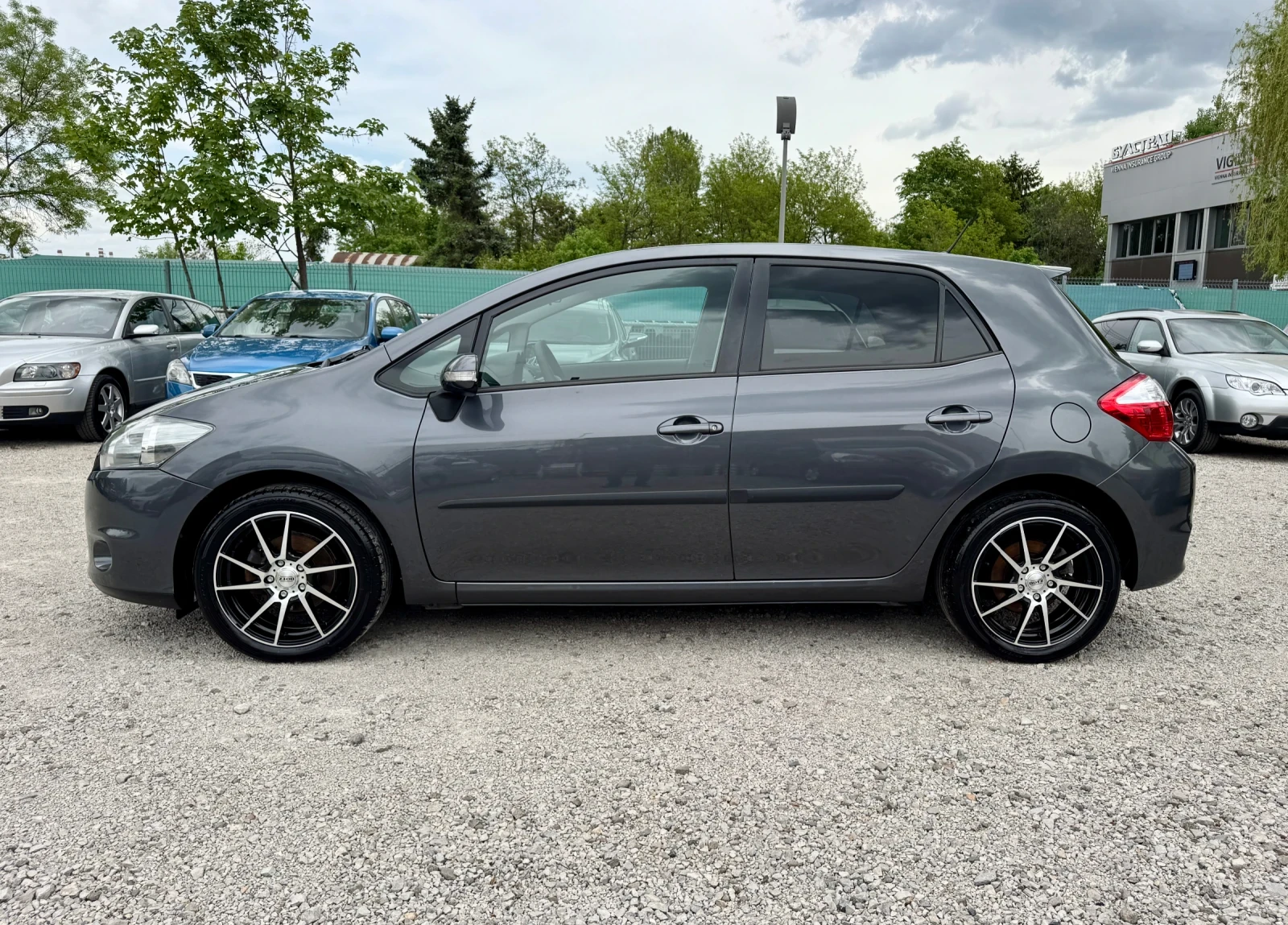 Toyota Auris 1.8i Нов Внос ! - изображение 2