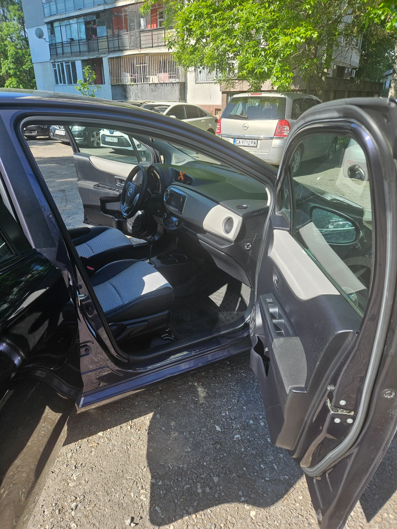 Toyota Yaris 1.33 VVT - I Панорама Камера  - изображение 9