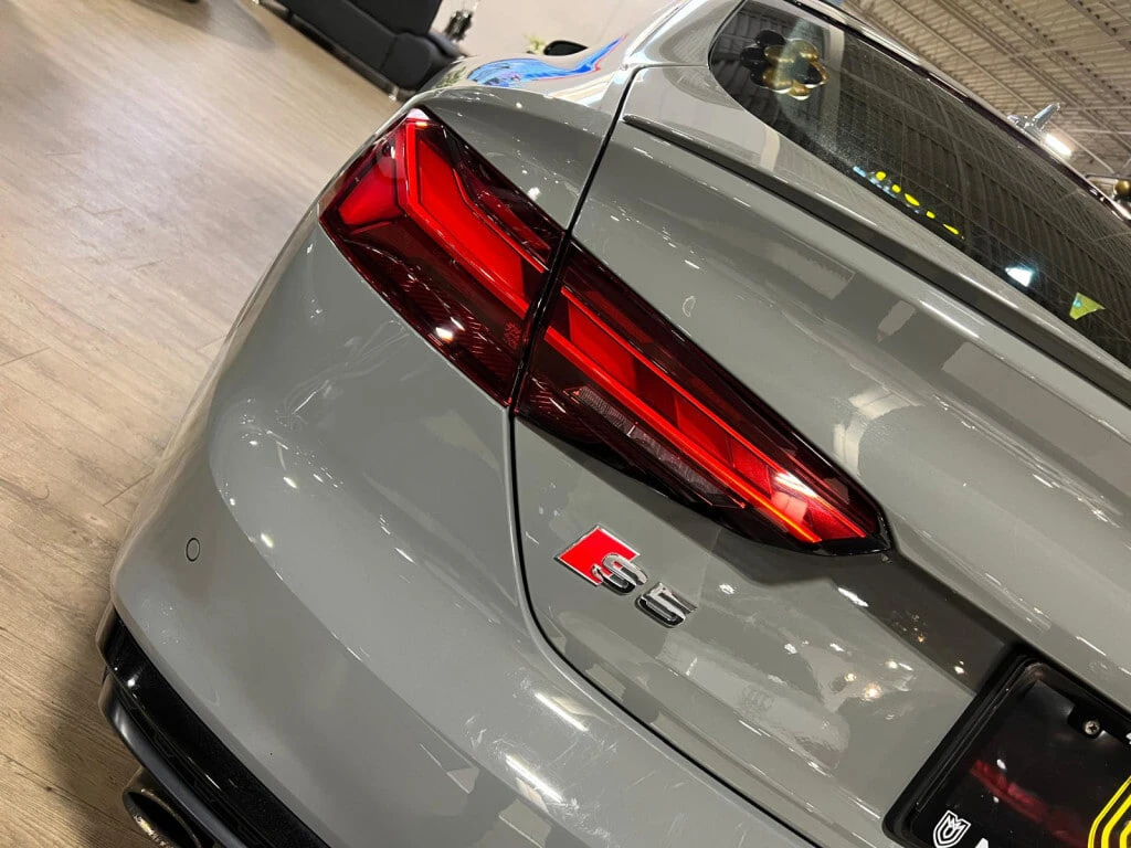 Audi S5 Face AWD * CARFAX * АвтоКредит * Цена до България* - изображение 8