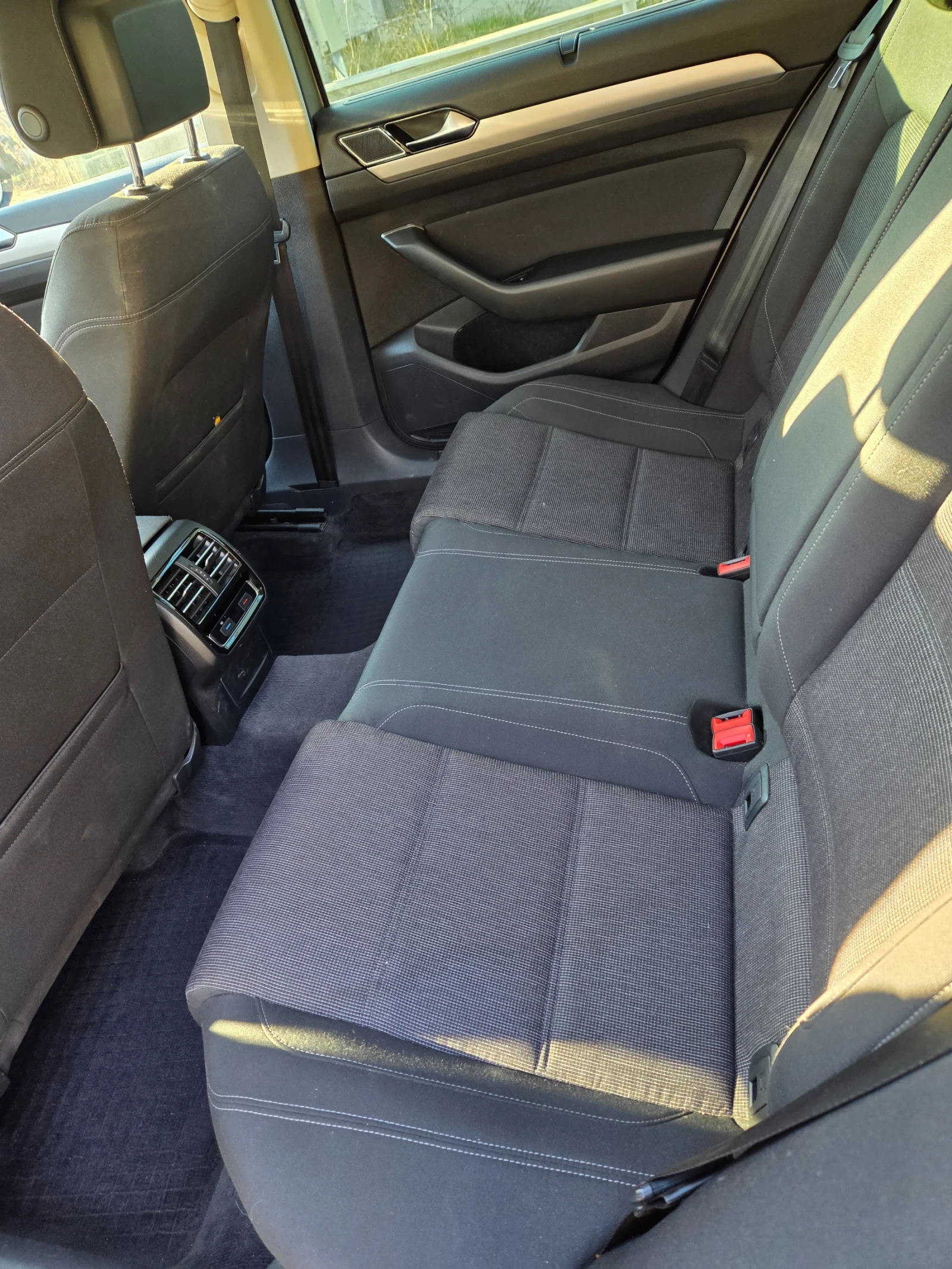 VW Passat 2.0TDI DSG6 190PS 4MOTION , снимка 9 - Автомобили и джипове - 53610682