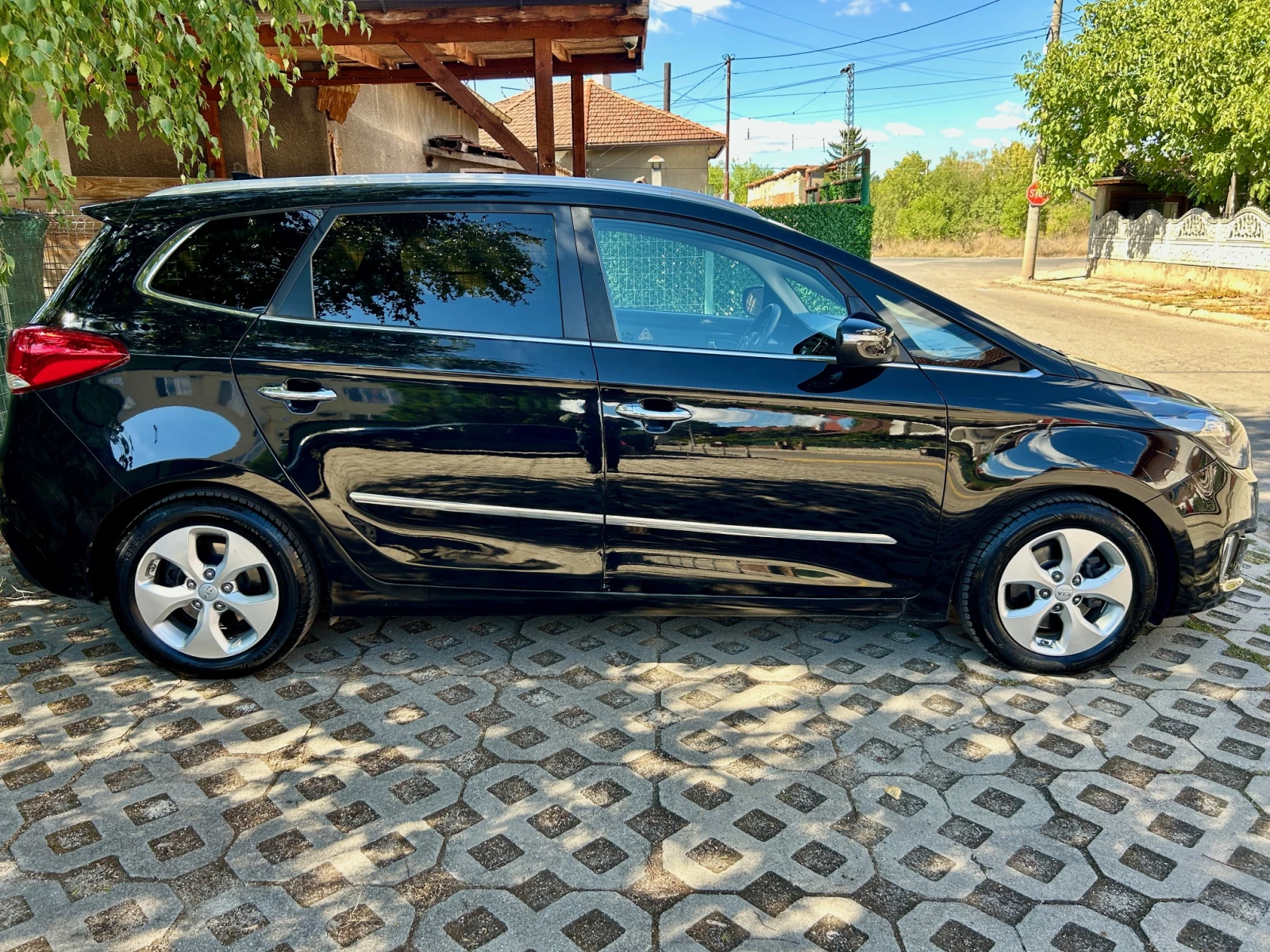 Kia Carens 1.7CRDi Swiss - изображение 7