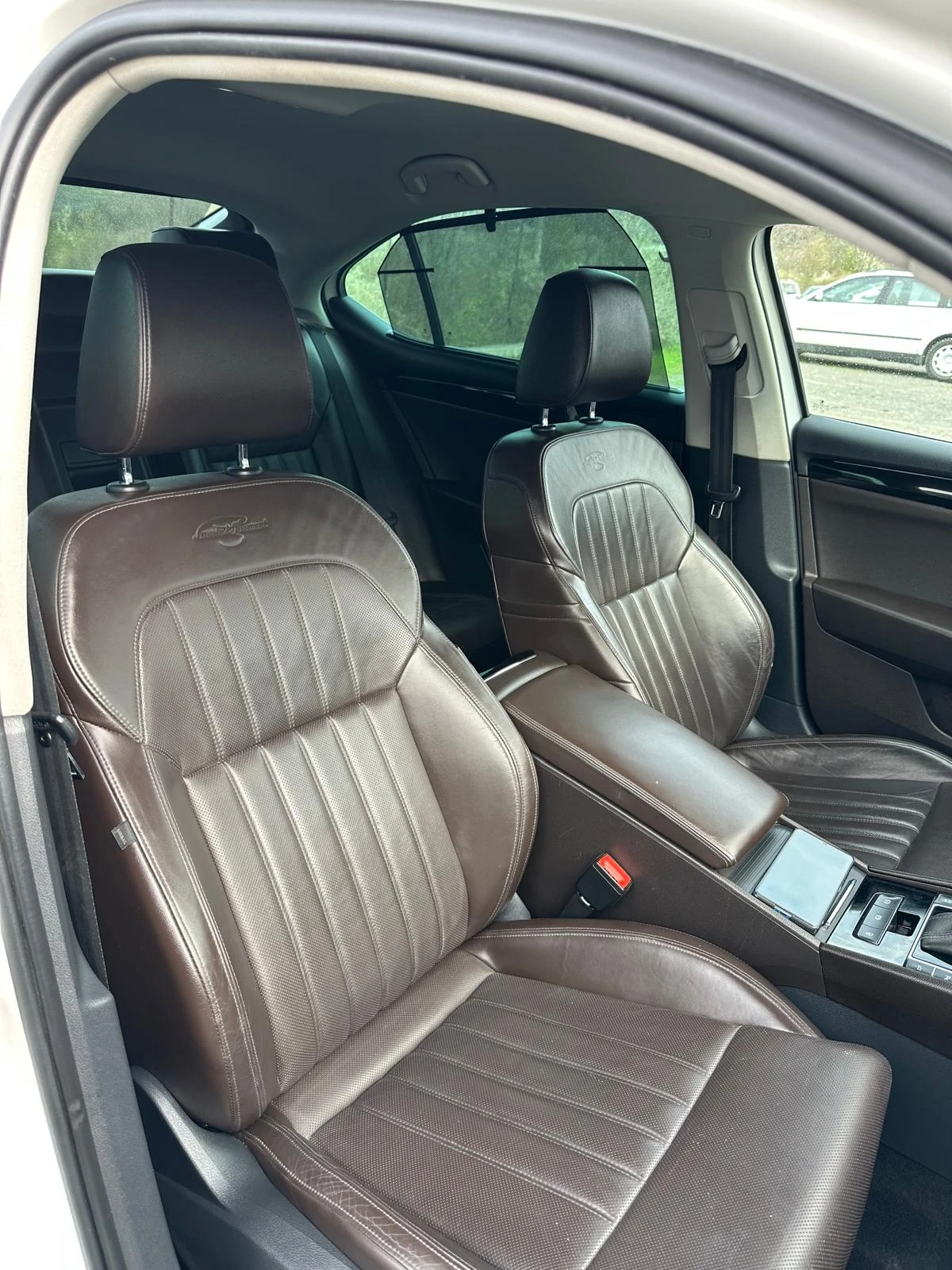 Skoda Superb Laurin&Kement DSG, снимка 8 - Автомобили и джипове - 54213132