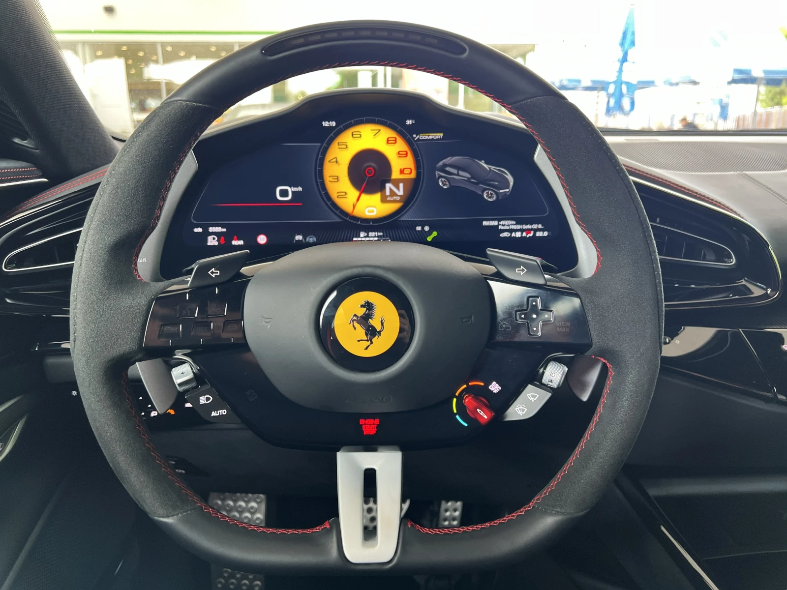 Ferrari Purosangue 6.5 V12 / CERAMIC / AIR / ROSSO 70TH ANNIVERSARY /, снимка 11 - Автомобили и джипове - 54515601