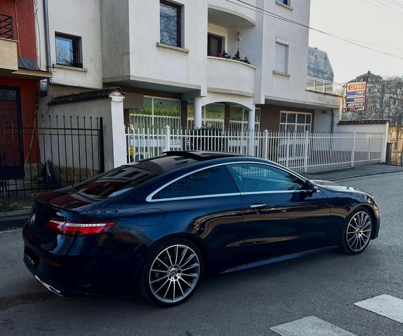 Mercedes-Benz E 220 AMG line Pano Widescreen Burmester Memory , снимка 4 - Автомобили и джипове - 54594947