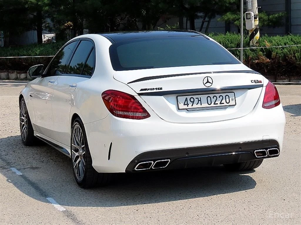 Mercedes-Benz C 63 AMG S* BURMESTER* 360КАМЕРА* LANE* ASSIST* CARBON* , снимка 2 - Автомобили и джипове - 54931658