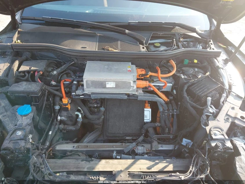 Audi E-Tron Premium Plus, снимка 10 - Автомобили и джипове - 55534771