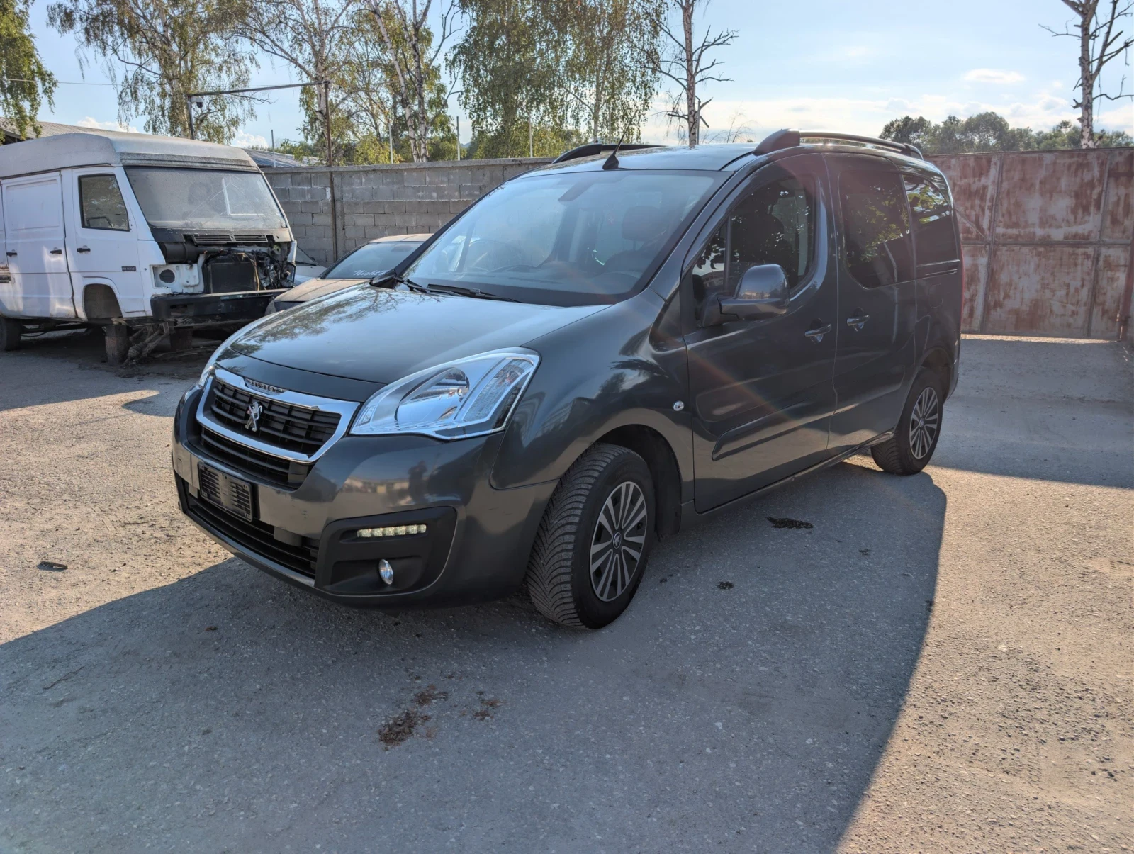 Peugeot Partner Range 1.6HDI, снимка 2 - Автомобили и джипове - 55666319