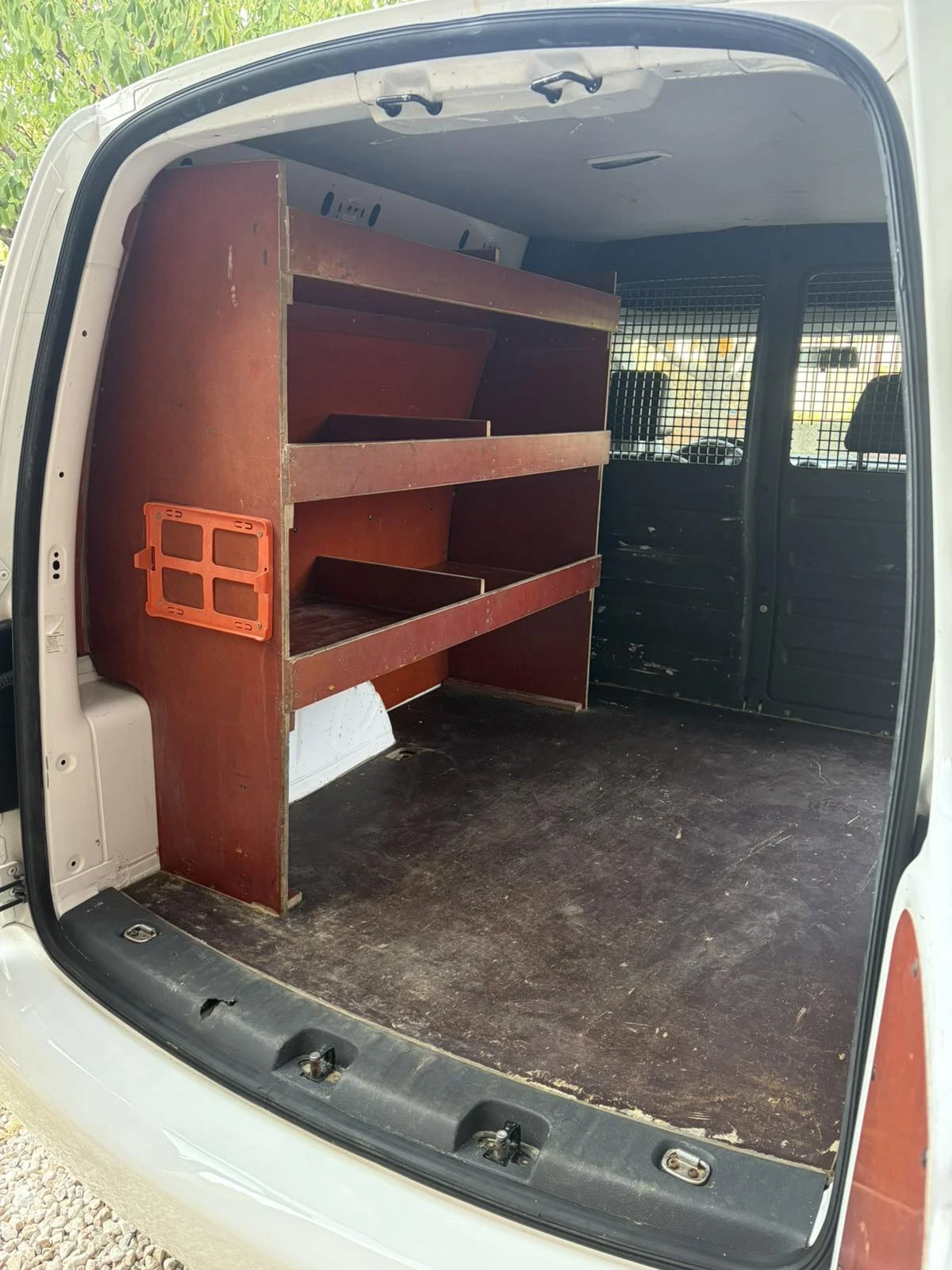 VW Caddy 1.6TDI/EURO5/ПЕРФЕКТНО СЪСТОЯНИЕ!, снимка 10 - Автомобили и джипове - 55892020