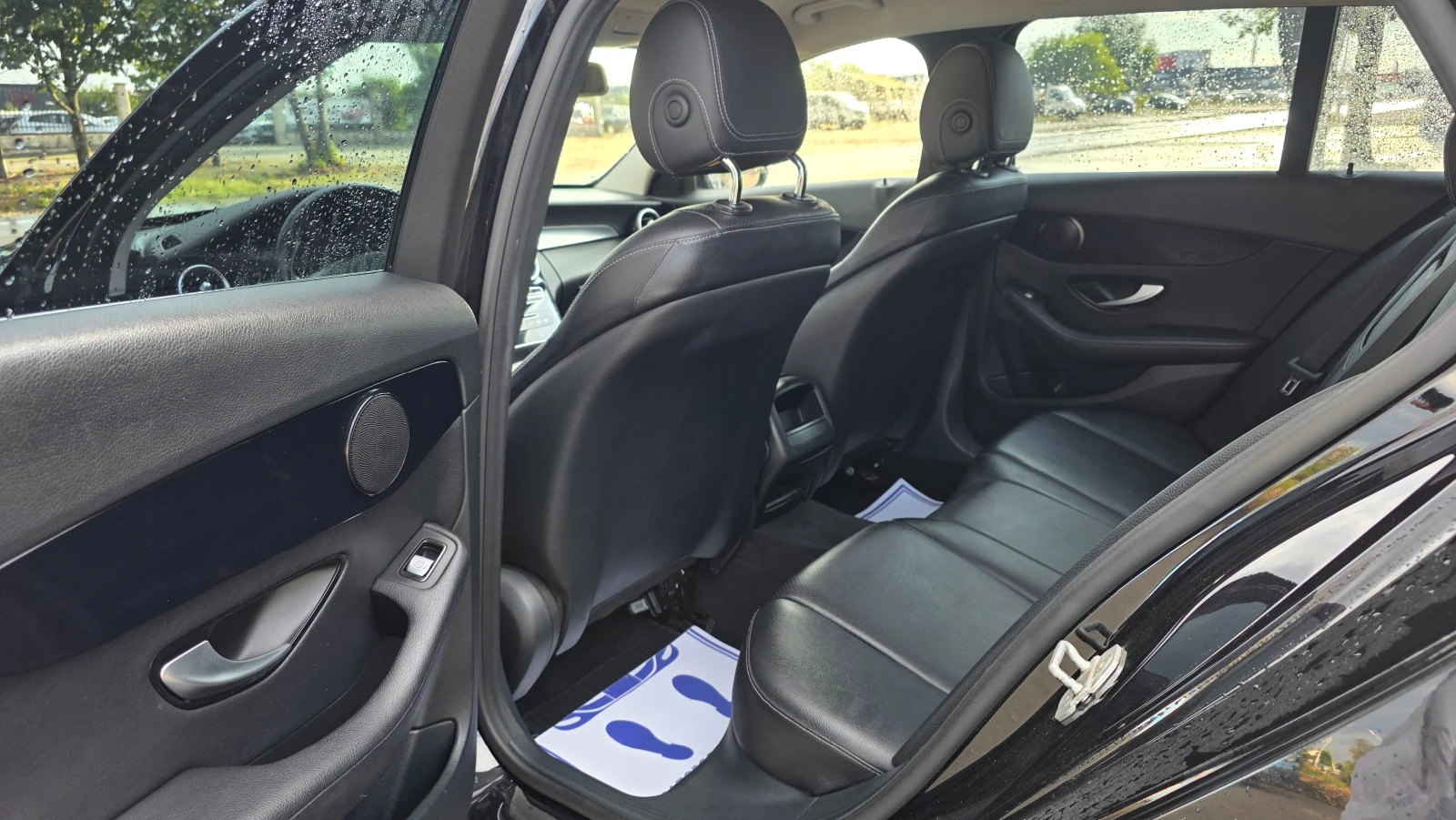 Mercedes-Benz C 200 КАТО НОВА, снимка 8 - Автомобили и джипове - 55905744