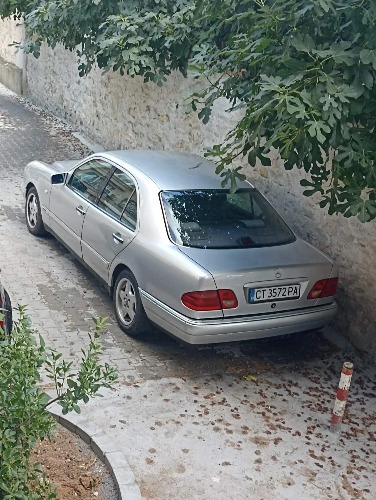 Mercedes-Benz E 200