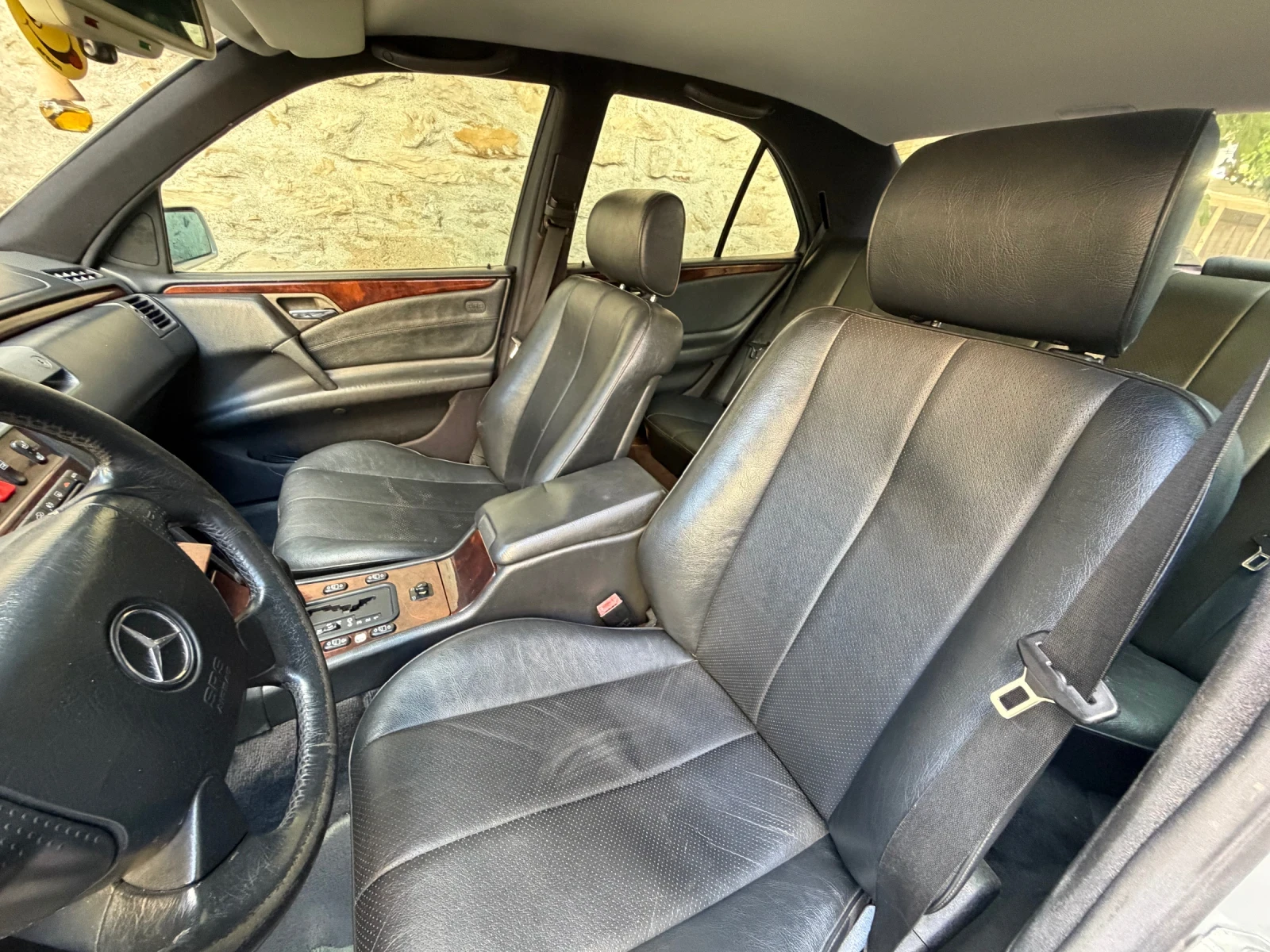 Mercedes-Benz E 200, снимка 9 - Автомобили и джипове - 55953720