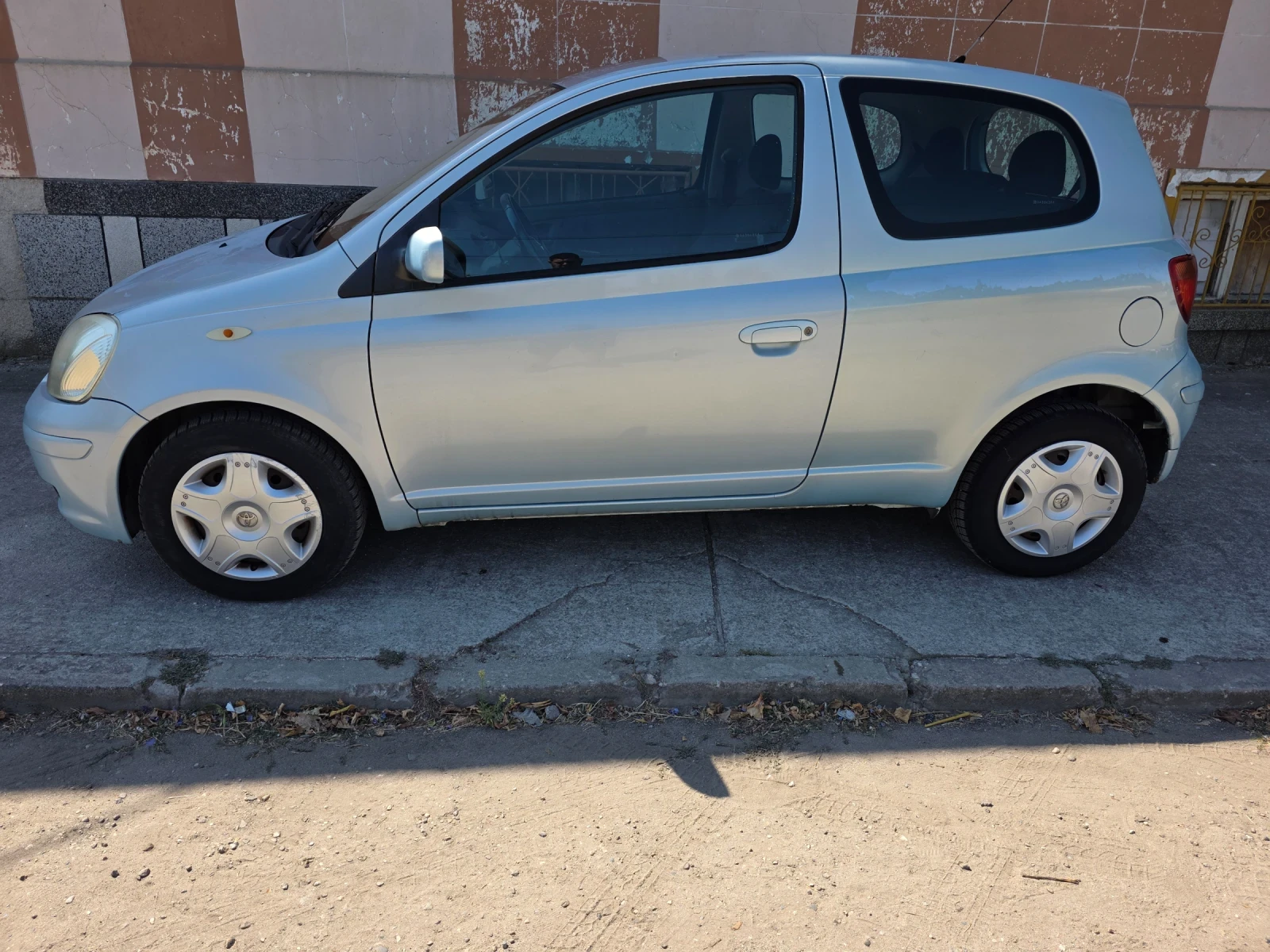 Toyota Yaris 1000кб. 65кс .2005г Бензин, снимка 3 - Автомобили и джипове - 55996879
