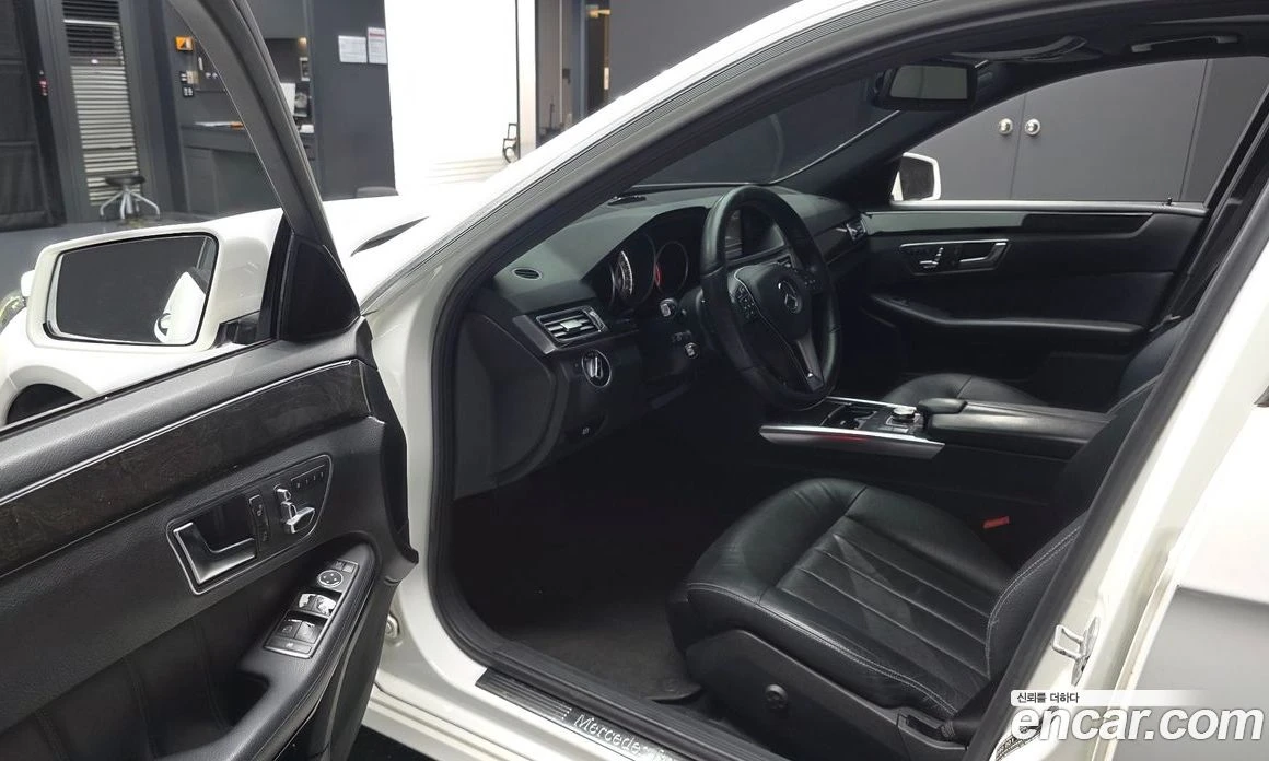 Mercedes-Benz E 220 E220 CDI Avantgarde, снимка 10 - Автомобили и джипове - 56122879