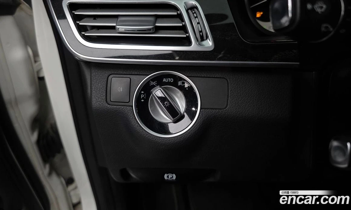 Mercedes-Benz E 220 E220 CDI Avantgarde, снимка 16 - Автомобили и джипове - 56122879