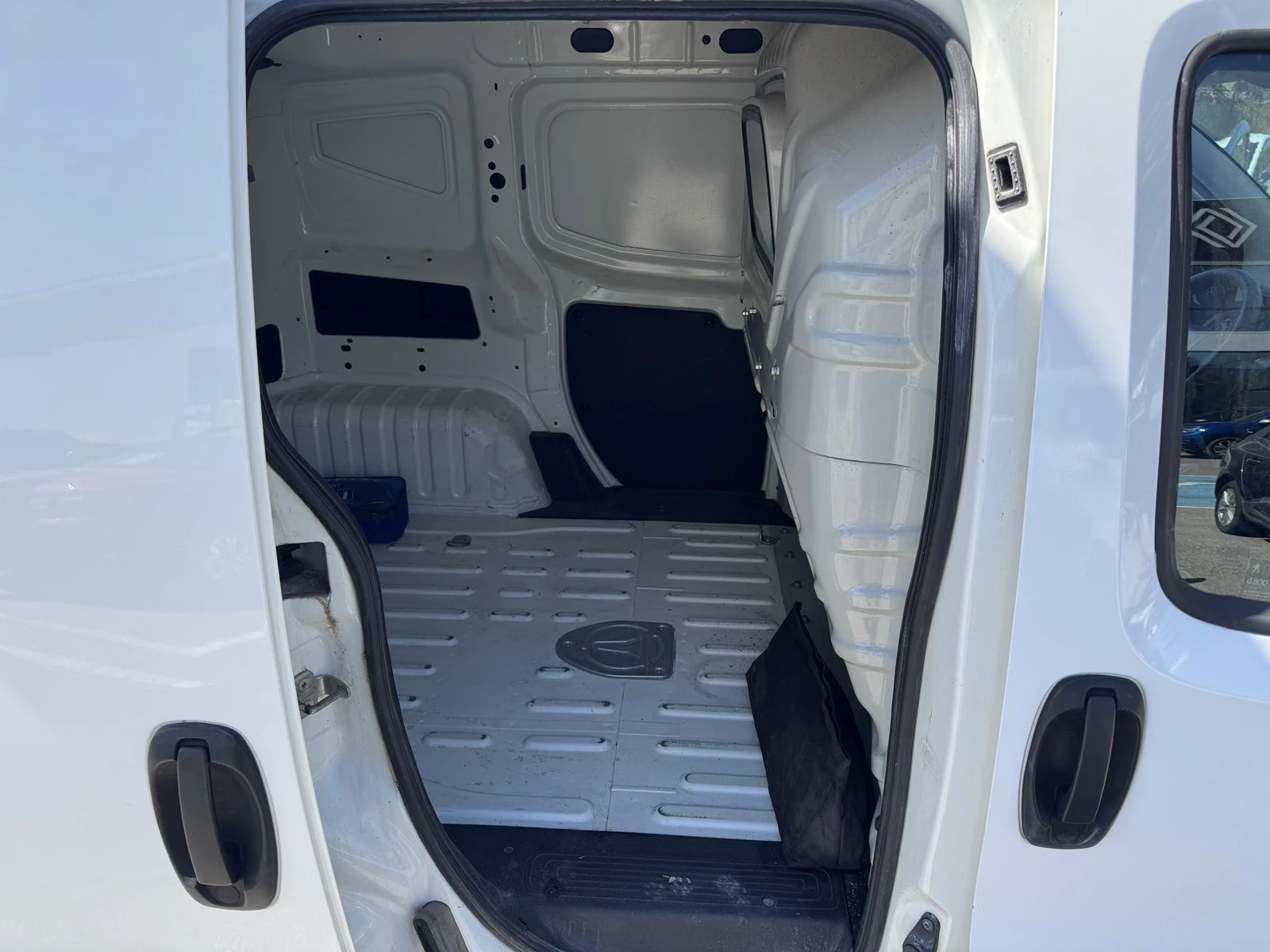 Peugeot Bipper 1.3 Multijet, снимка 10 - Автомобили и джипове - 56294218