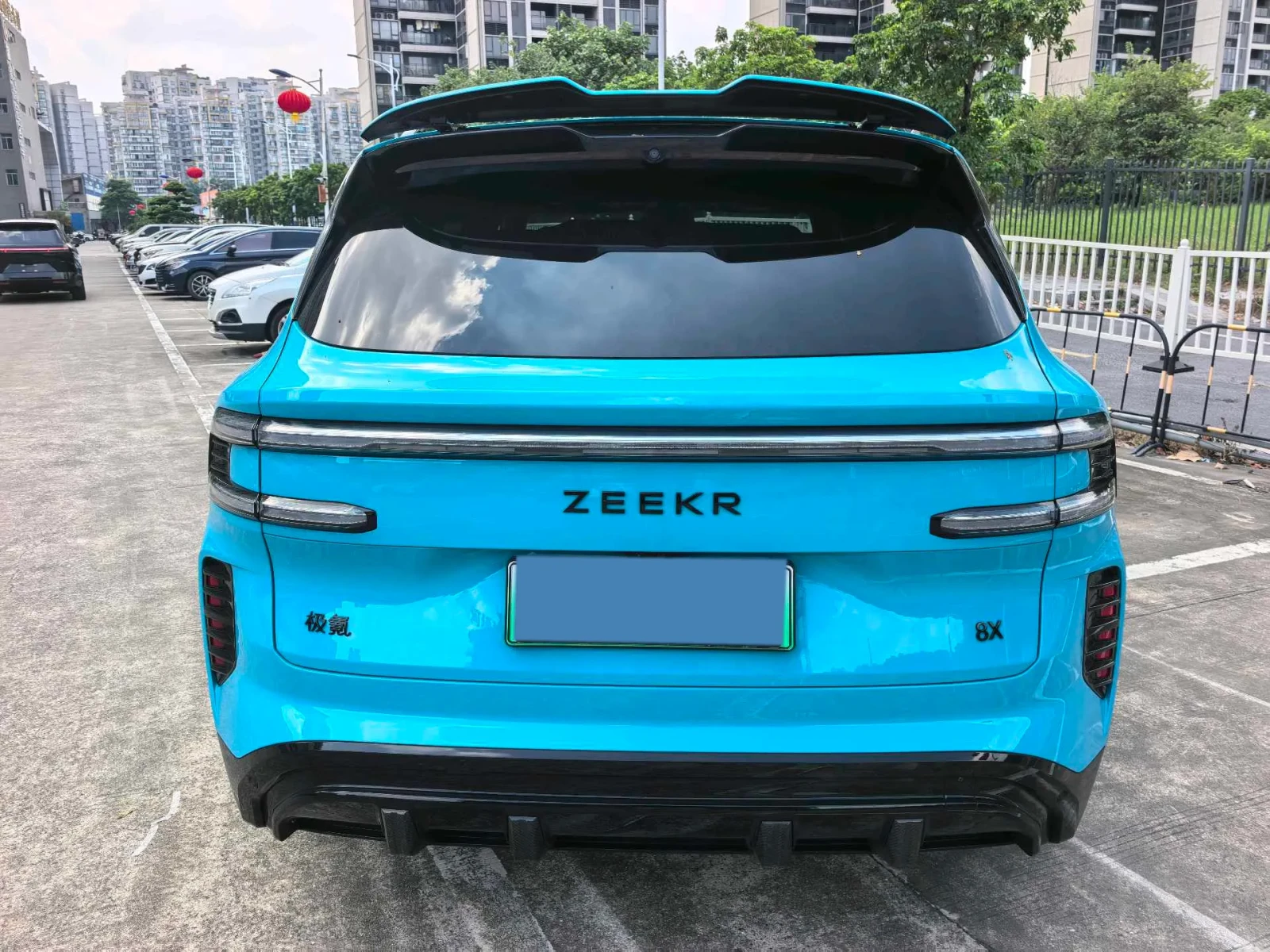 Zeekr Luxury 8X 2.0T 70kWh battery 1400PS | Mobile.bg � ����������� 7