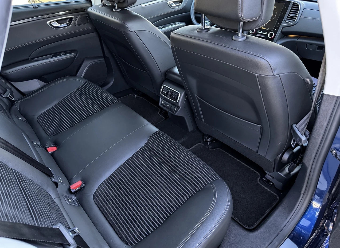 Renault Talisman 1.6D | 4 Control | ЛИЗИНГ | БАРТЕР, снимка 12 - Автомобили и джипове - 56354138