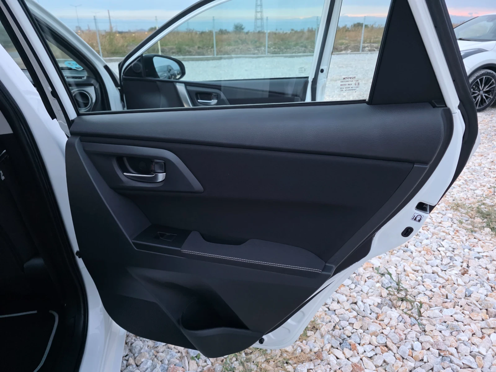 Toyota Auris 1.6 VVTI ���� 5 ������ ��������� ����������� | Mobile.bg � ����������� 9