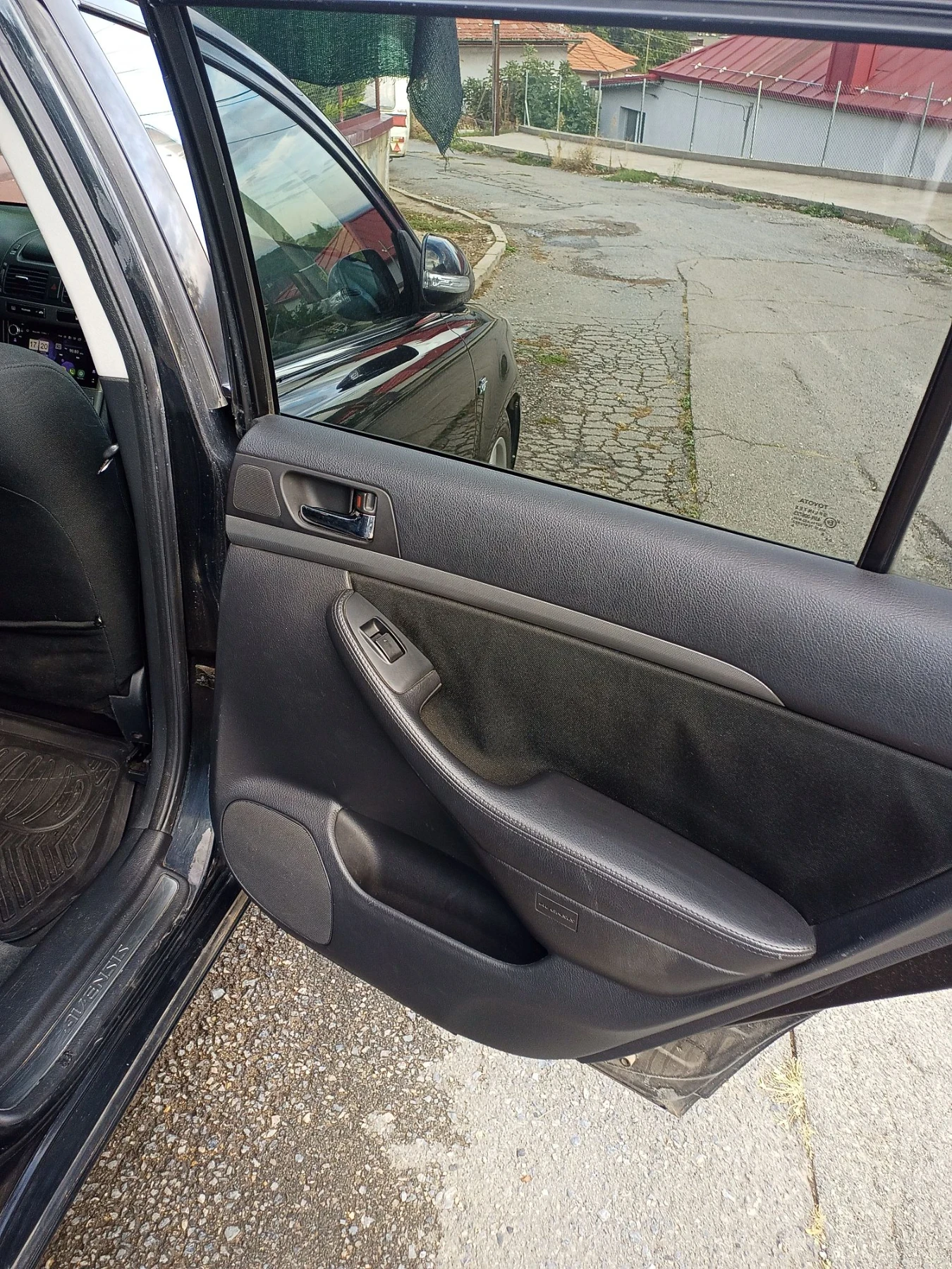Toyota Avensis, снимка 8 - Автомобили и джипове - 56628719