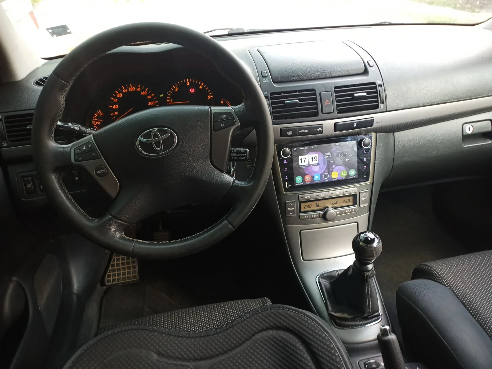 Toyota Avensis, снимка 13 - Автомобили и джипове - 56628719