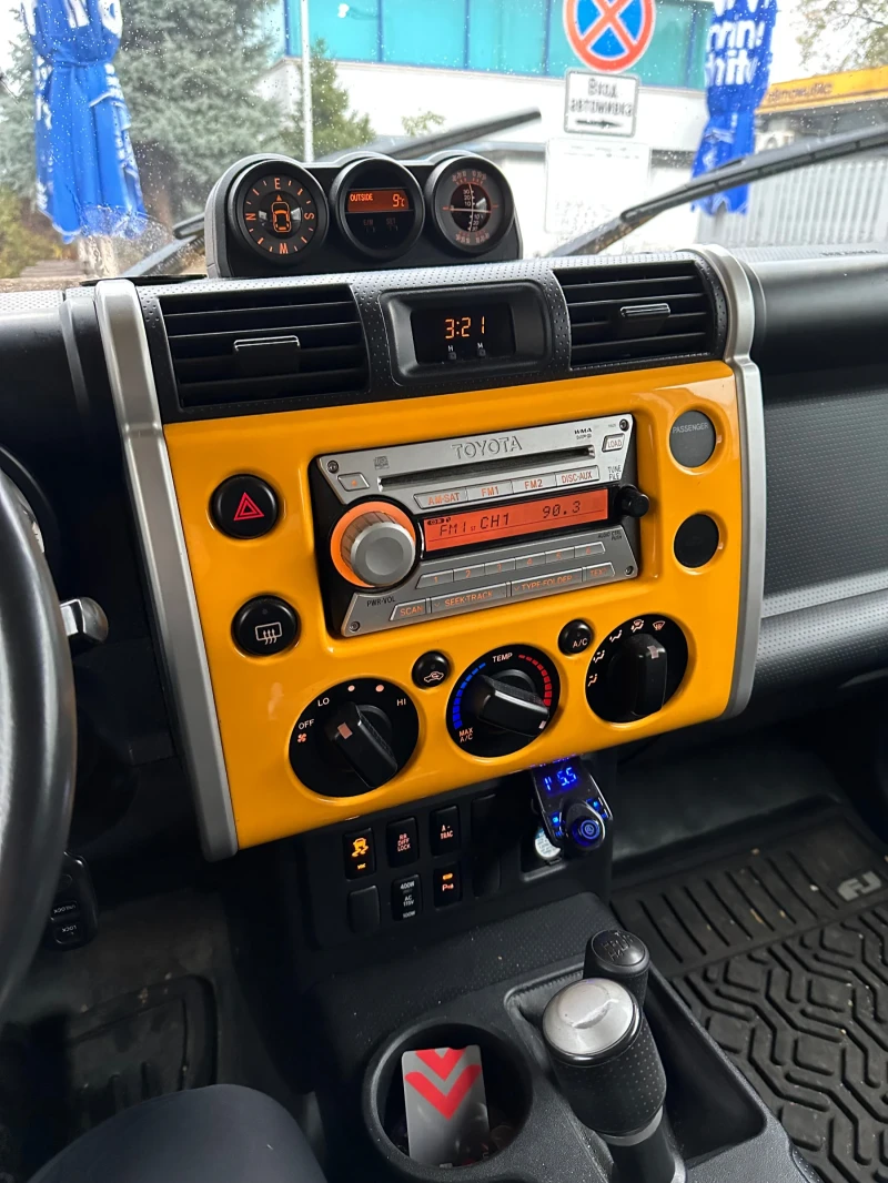 Toyota Fj cruiser 4.0 Automatik 4x4, снимка 5 - Автомобили и джипове - 47981222