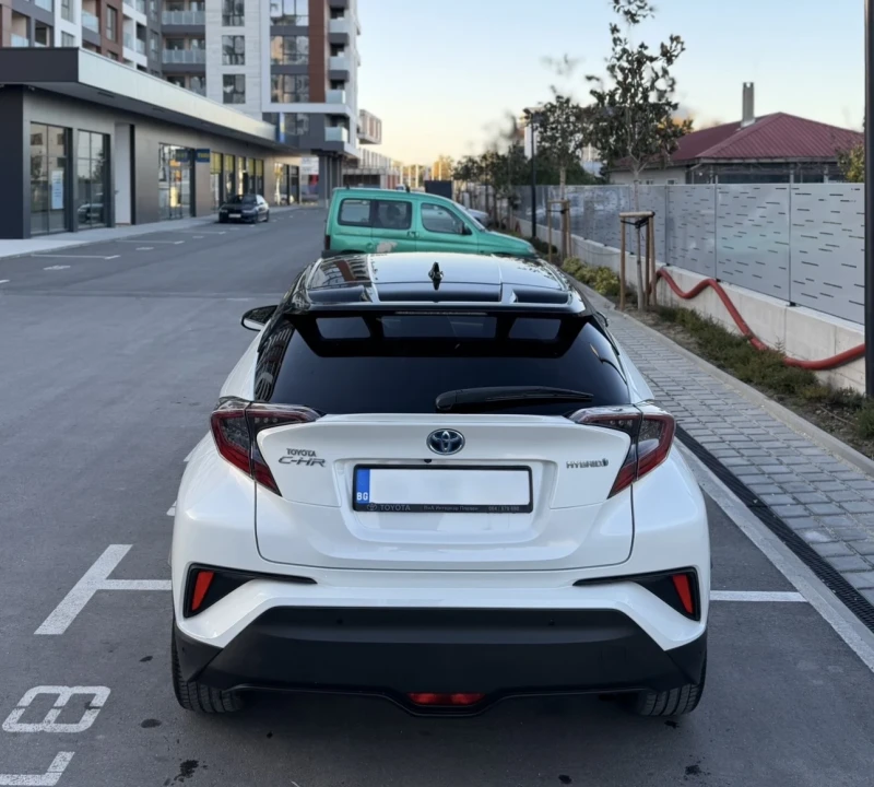 Toyota C-HR 1.8 Hybrid, снимка 5 - Автомобили и джипове - 52357119