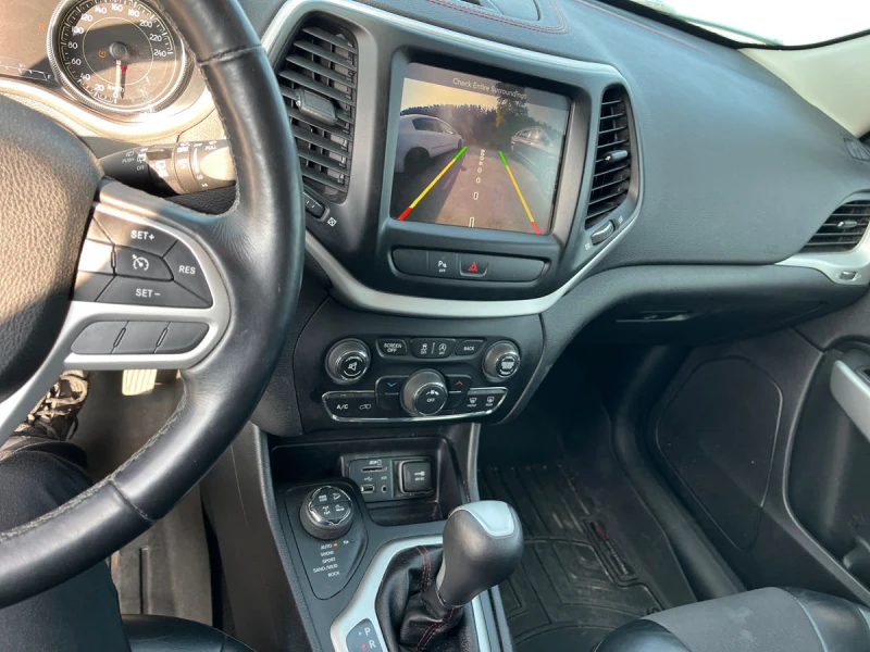 Jeep Cherokee TRAILHAWK/REMOTE START/CARPLAY/NAVI/KEYLESS/V6, снимка 9 - Автомобили и джипове - 52739014
