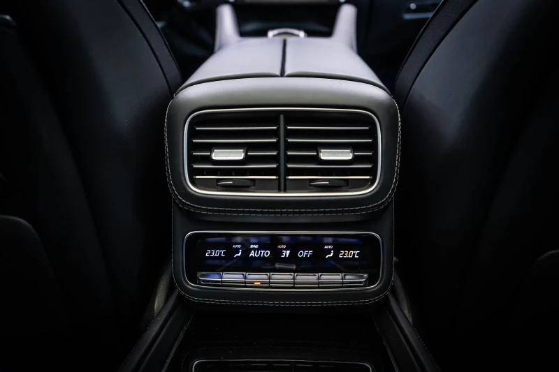 Mercedes-Benz GLS 600 Maybach 4M * Multimedia* FirstCl* 360* SoftCl* , снимка 16 - Автомобили и джипове - 53178847