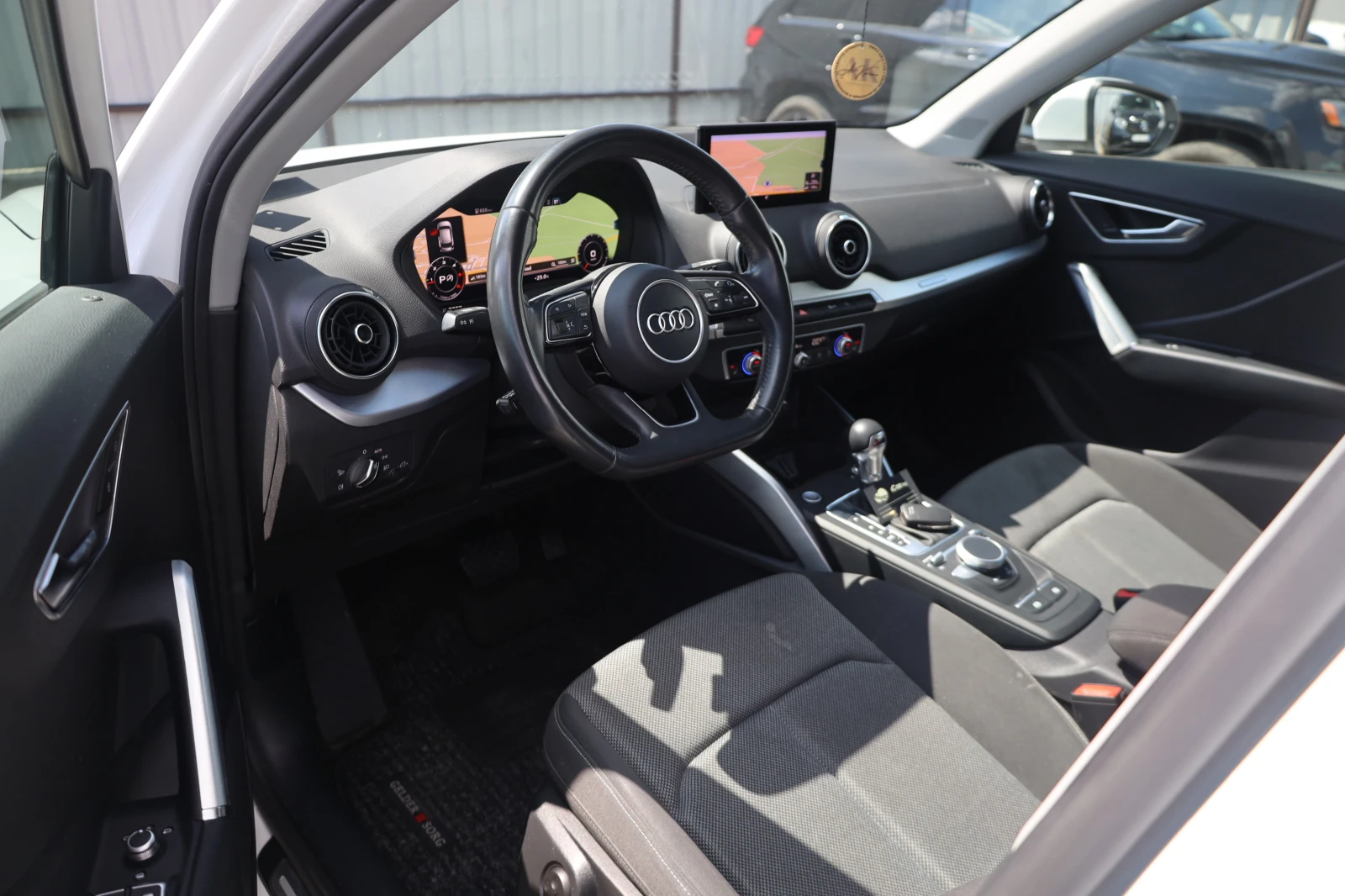 Audi Q2 2.0 TDI quattro KeyGO Virtual ACC Aut SzH #iCarbg | Mobile.bg   11