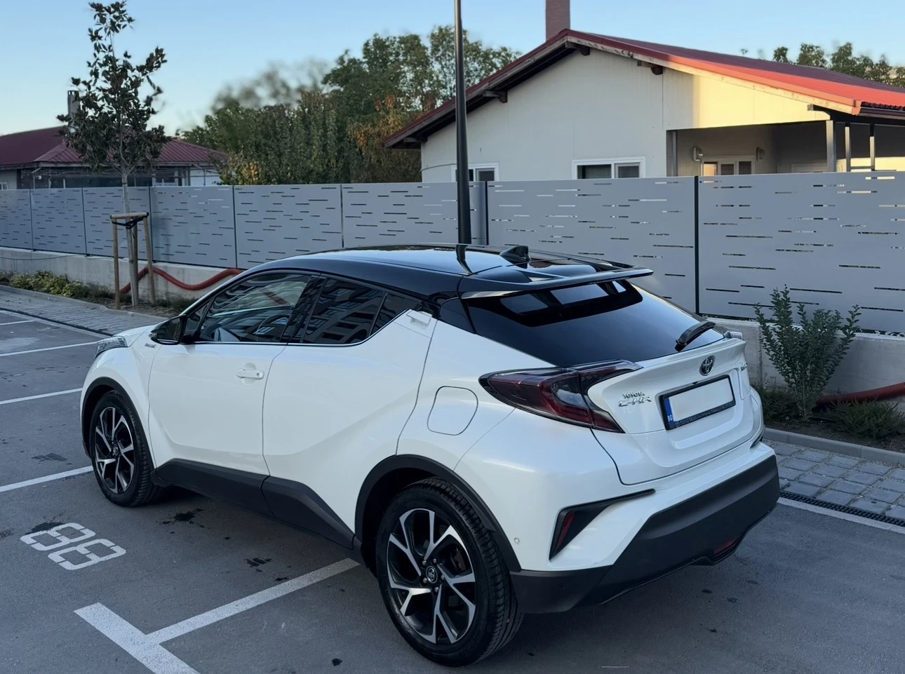 Toyota C-HR 1.8 Hybrid - изображение 6