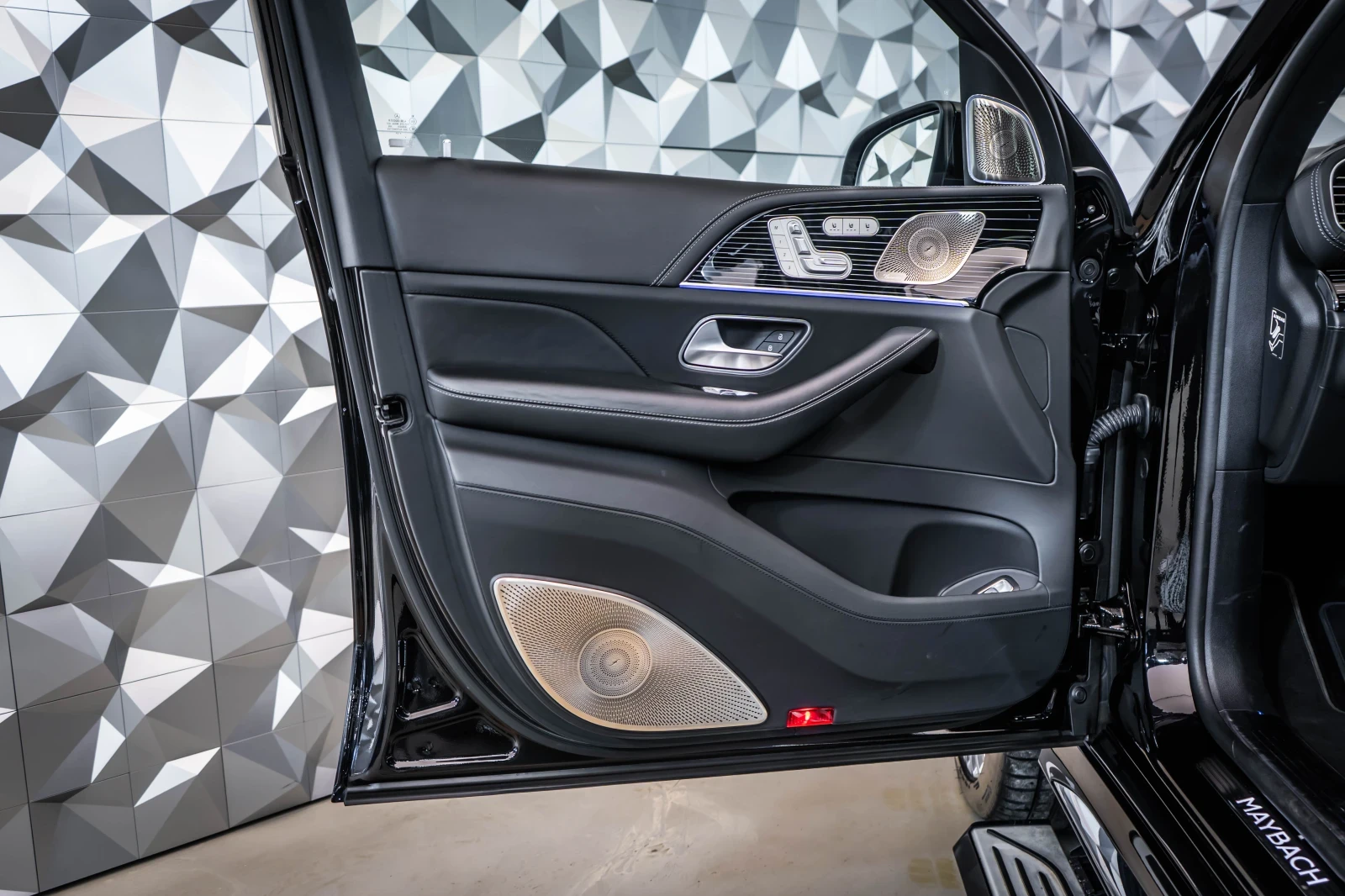 Mercedes-Benz GLS 600 Maybach 4M * Multimedia* FirstCl* 360* SoftCl*  - изображение 7