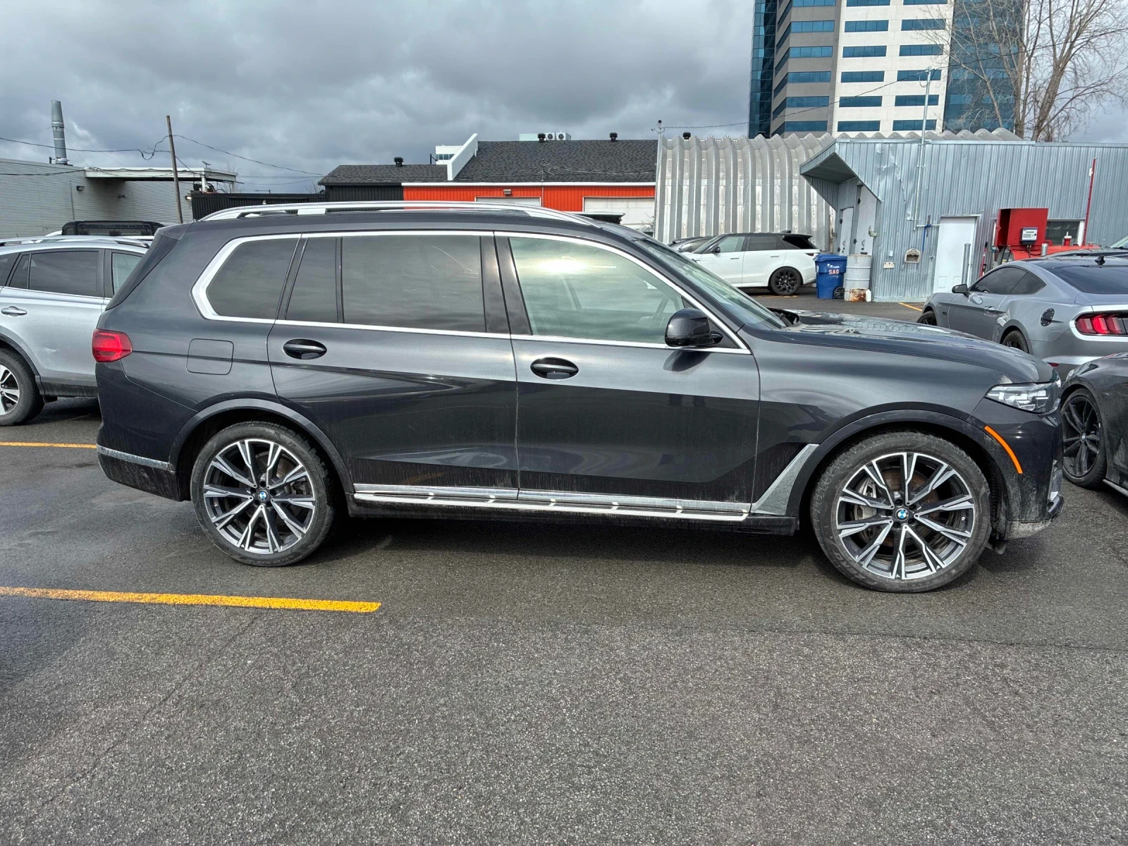 BMW X7 40i * 7 МЕСТА * CAR FAX * ЦЕНА ДО БГ * , снимка 4 - Автомобили и джипове - 54107110