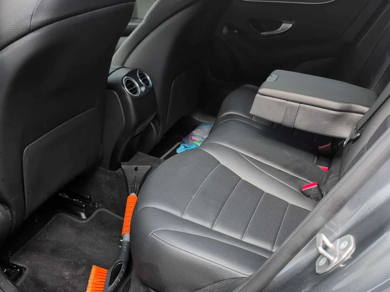 Mercedes-Benz GLC 300 4MATIC* AMG-pack* 360КАМЕРИ* ПАНОРАМА* , снимка 13 - Автомобили и джипове - 54184965