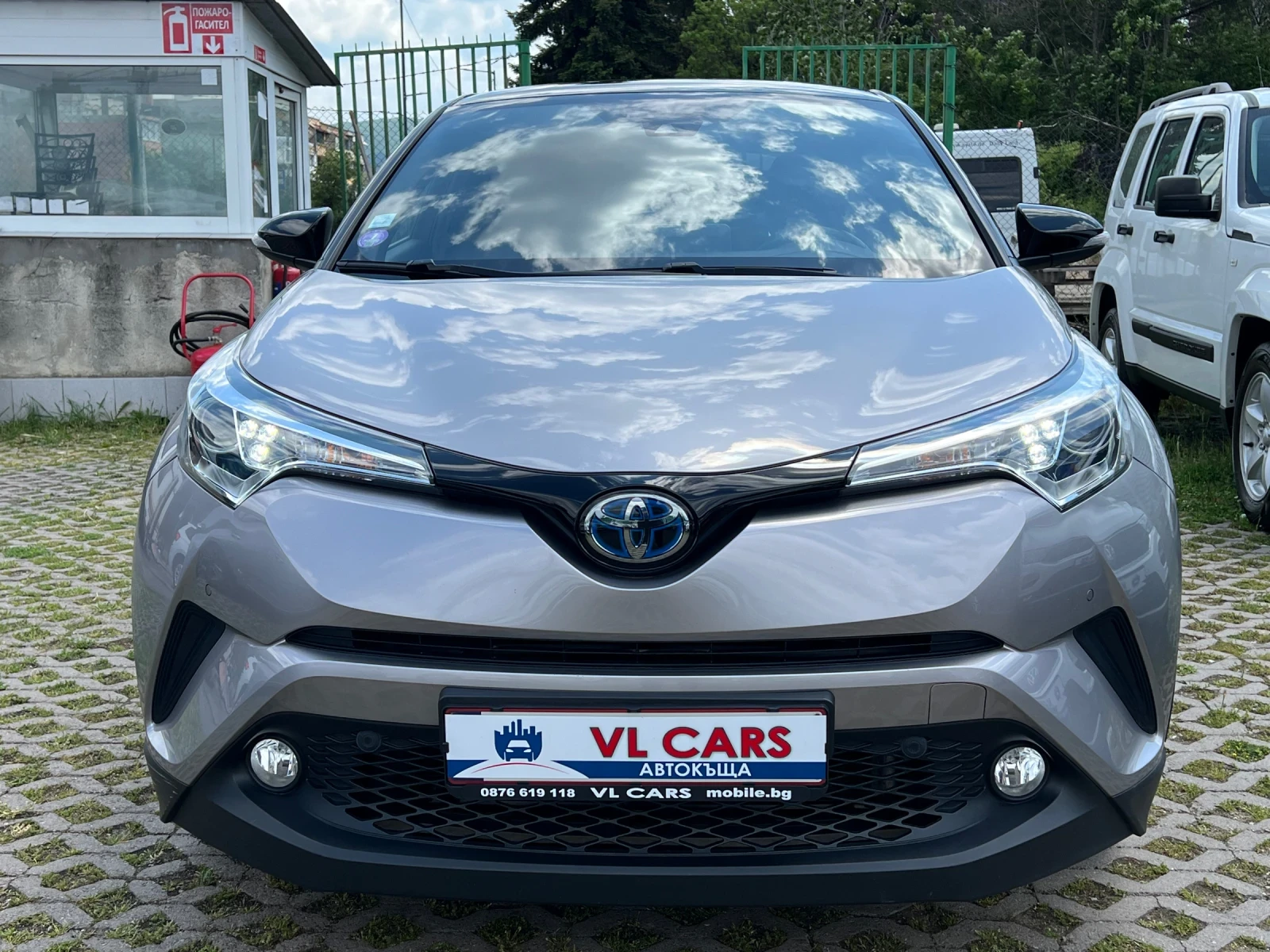 Toyota C-HR 1.8 Hybrid , снимка 2 - Автомобили и джипове - 54630885