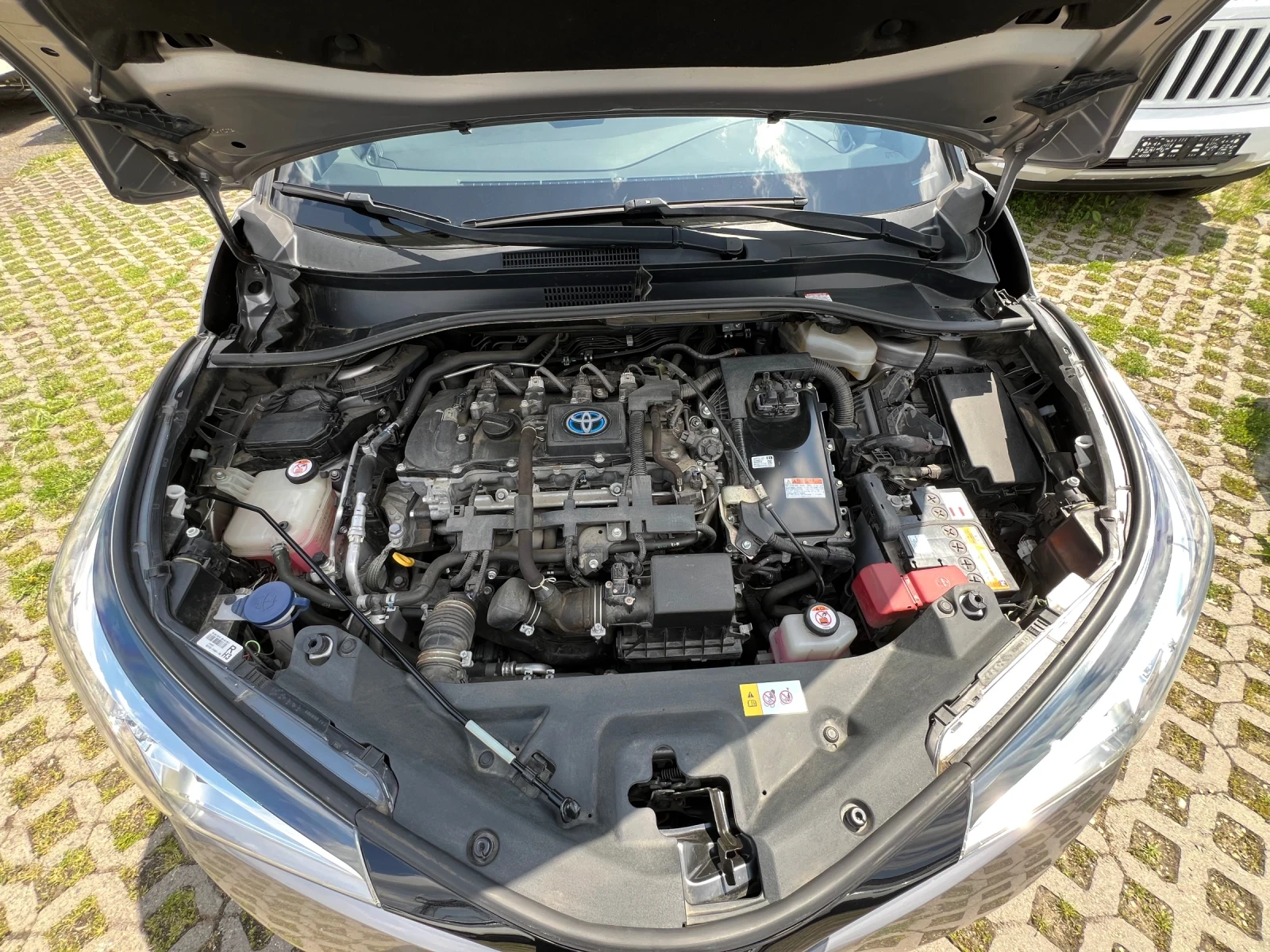 Toyota C-HR 1.8 Hybrid , снимка 17 - Автомобили и джипове - 54630885