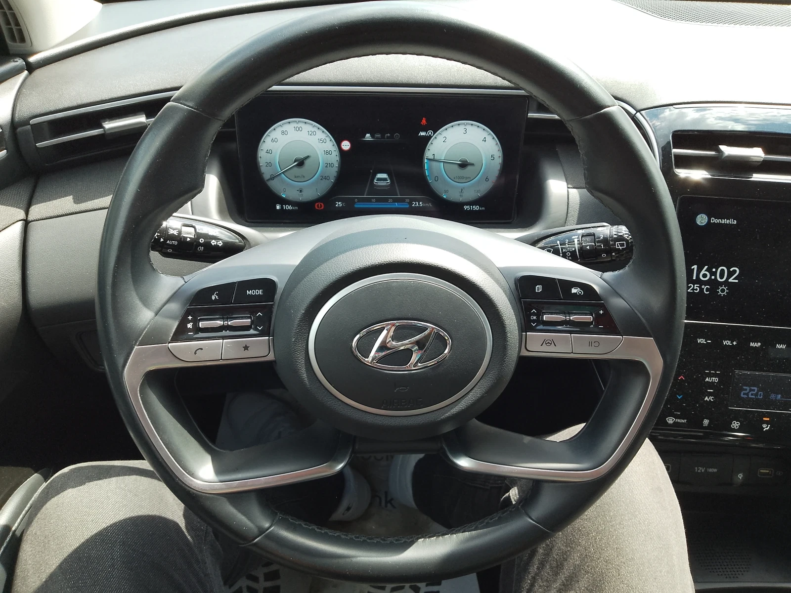 Hyundai Tucson 1.6 CRDI/COMFORT/95x.km., снимка 12 - Автомобили и джипове - 54682021